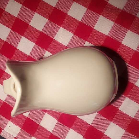 Vintage country Decor.  Small Pitchers lot - Picture 3 of 11